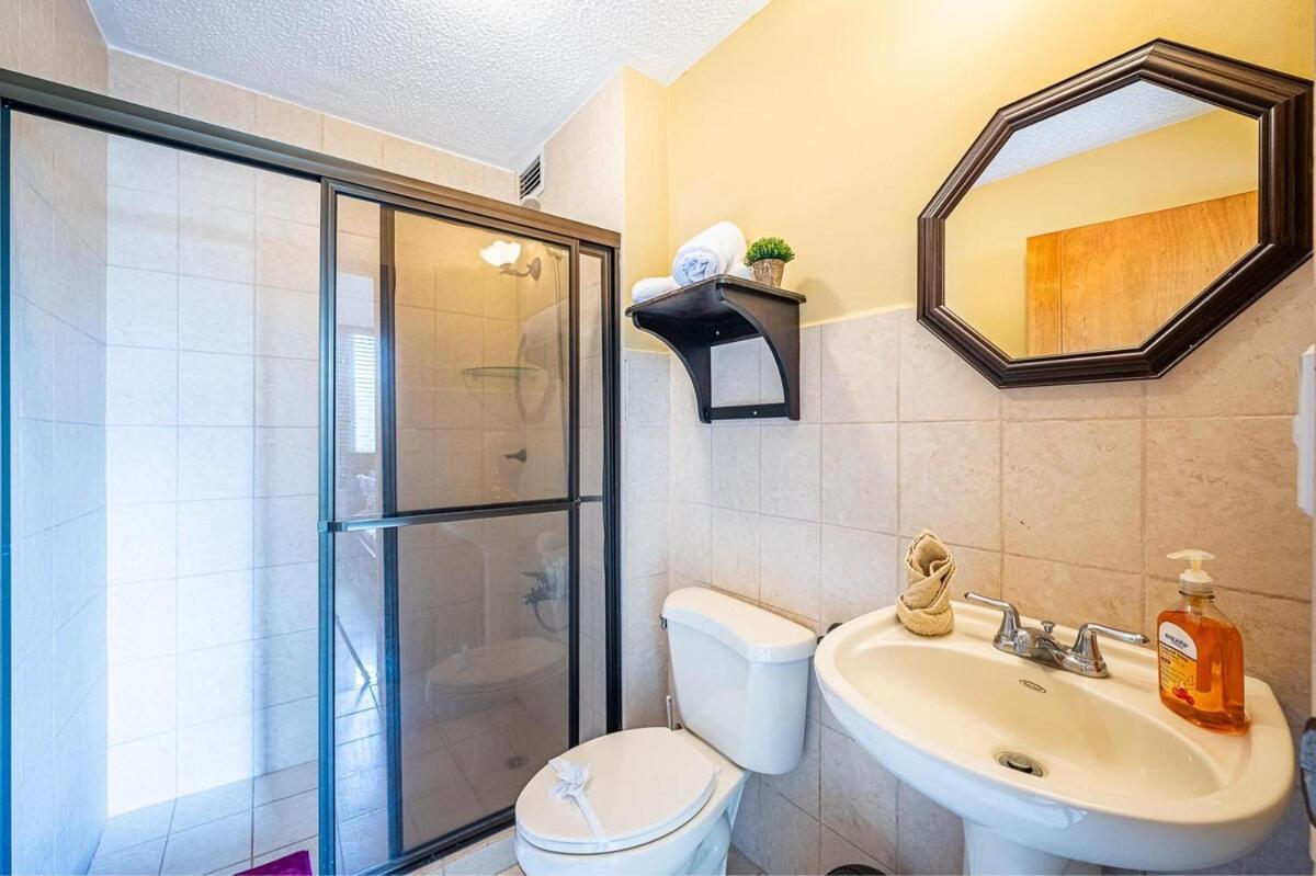 2-17 Beautiful Costa Linda Apartment *